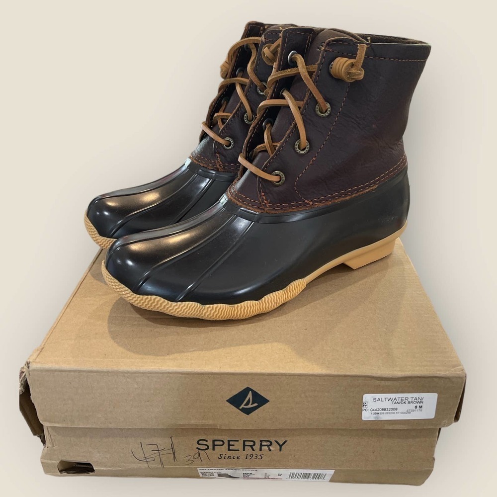 Sherry Top-Slider Saltwater Duck Boot Size 6